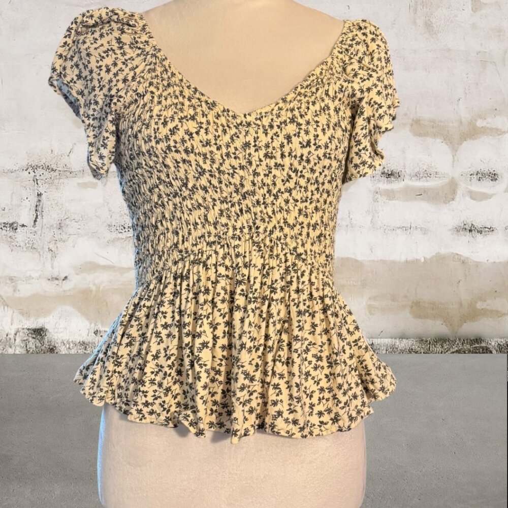 Japna Women's Floral V-Neck Peplum Smocked Top Size Large